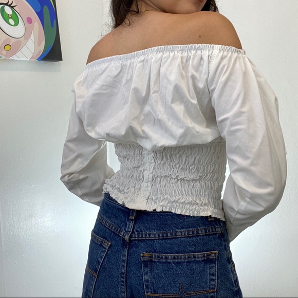 ☁️White Off shoulder Ruffle top - Picture 3 of 4